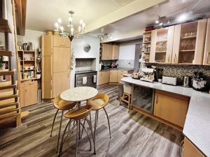 Kitchen- click for photo gallery